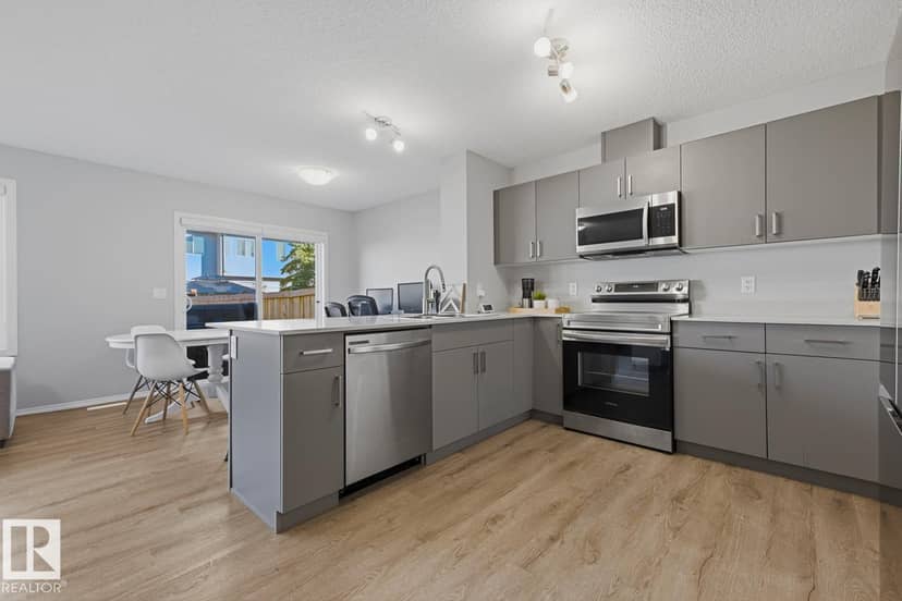 9324 Cooper Bn SW, Edmonton, photo 3
