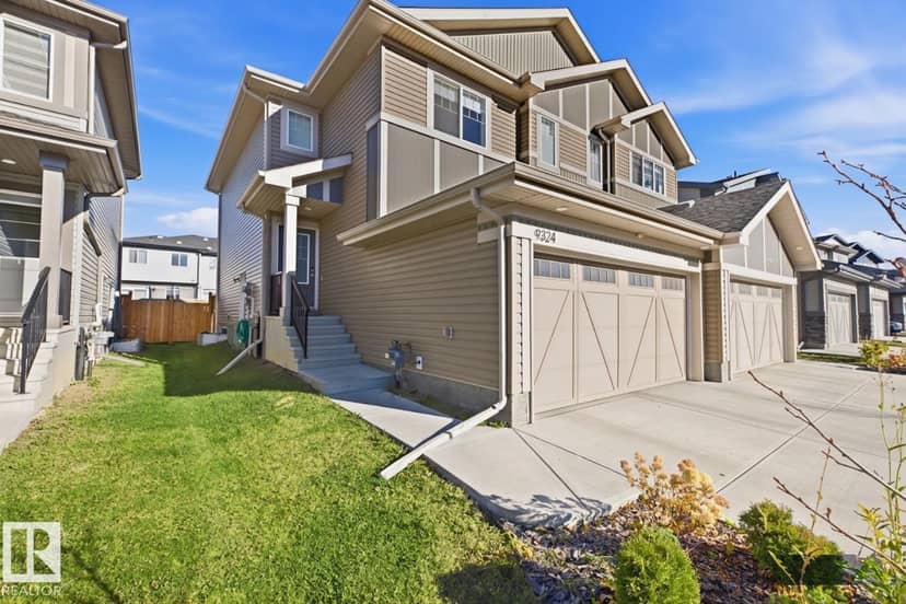 9324 Cooper Bn SW, Edmonton