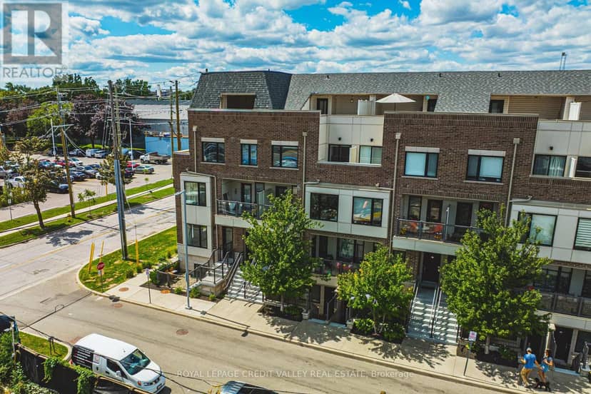 505 - 10 Drummond Street — photo 2 of 35