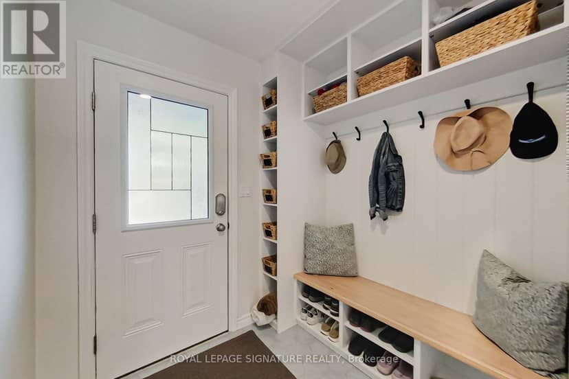 23 Silver Glen Boulevard — photo 4 of 40