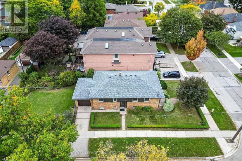 454 Rimilton Avenue, Toronto, photo 2