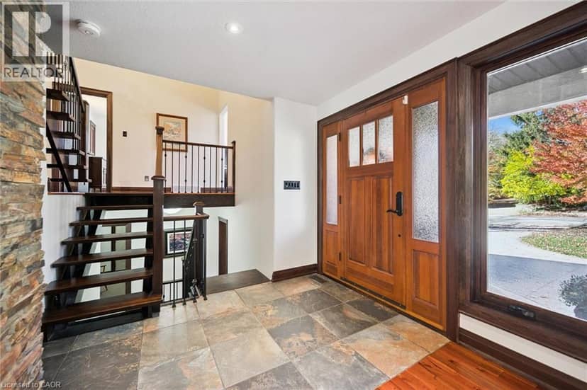 11 MAPLE HILL Drive, Kitchener, photo 2