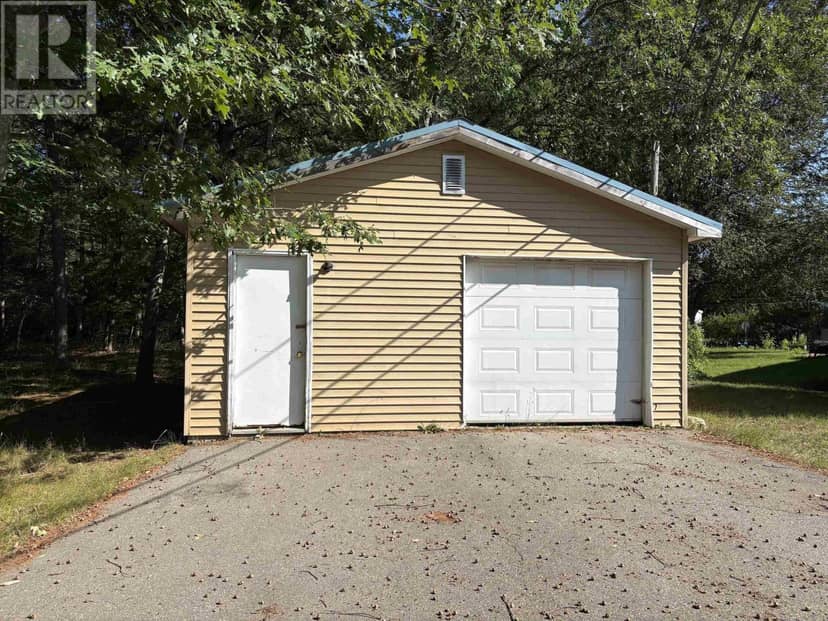 1 Pinecrest Drive, Middleton, photo 3