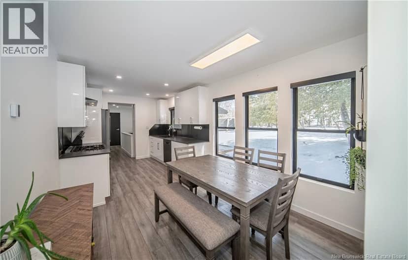 34 Simcoe Court — photo 7 of 40