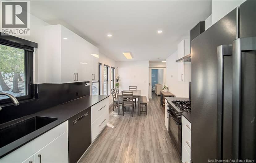 34 Simcoe Court — photo 5 of 40