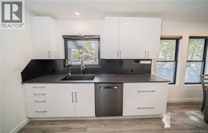 34 Simcoe Court — photo 2 of 40