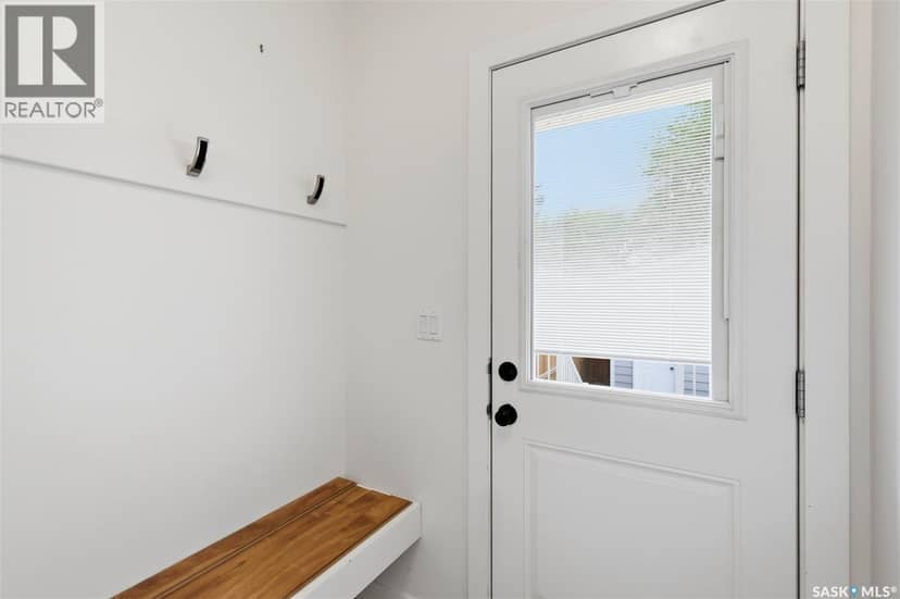 1402 Wiggins AVENUE S — photo 11 of 36