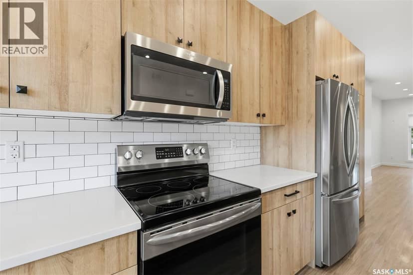 1402 Wiggins AVENUE S — photo 9 of 36