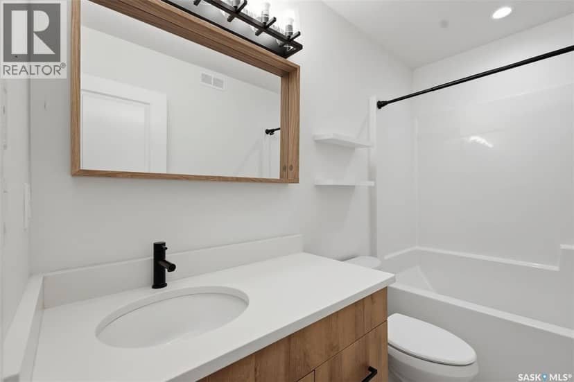 1402 Wiggins AVENUE S — photo 17 of 36