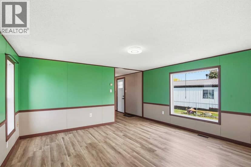 9711 103 Avenue, Clairmont, photo 4