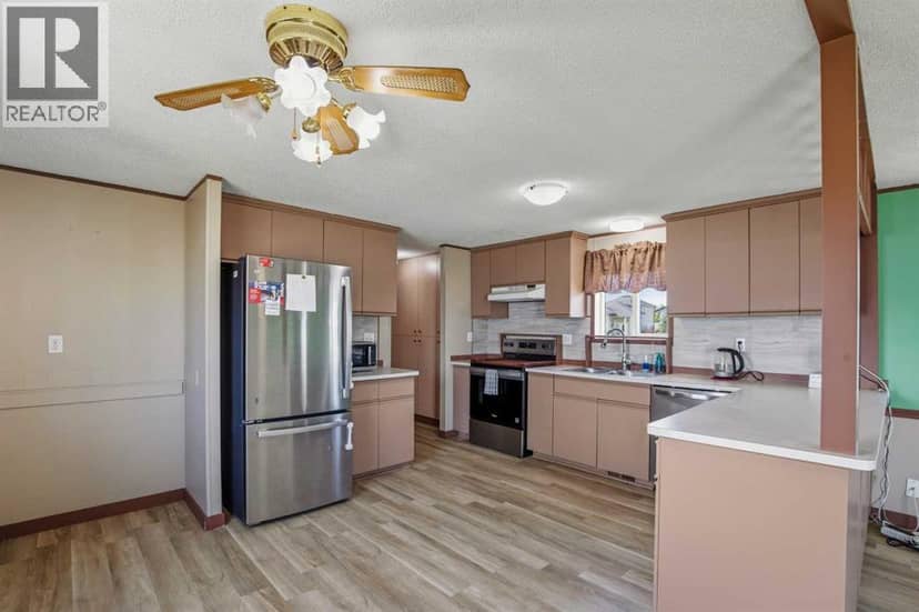 9711 103 Avenue, Clairmont, photo 2