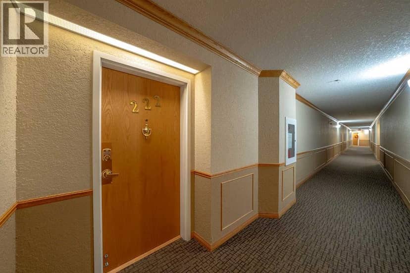 222, 6868 Sierra Morena Boulevard SW, Calgary, photo 2