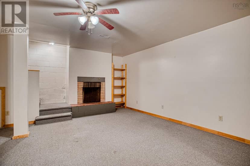 3895 Kencrest Avenue — photo 14 of 19