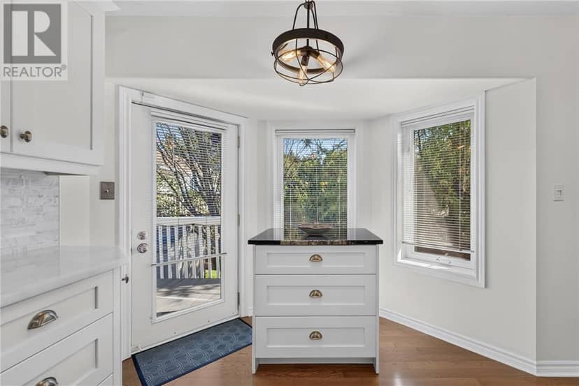 10 GREENWICH Court — photo 20 of 40