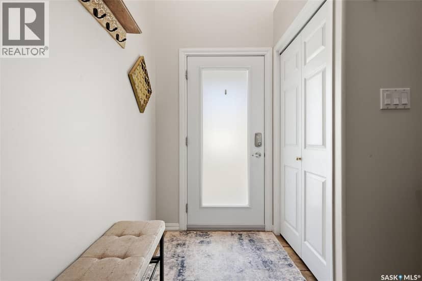 5188 Donnelly CRESCENT — photo 3 of 33