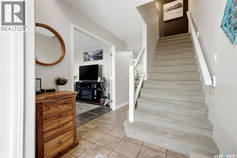 5188 Donnelly CRESCENT — photo 4 of 33