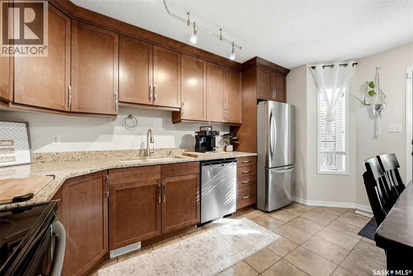 5188 Donnelly CRESCENT — photo 8 of 33