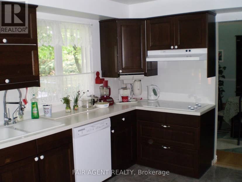 33 Maynard Drive — photo 11 of 40