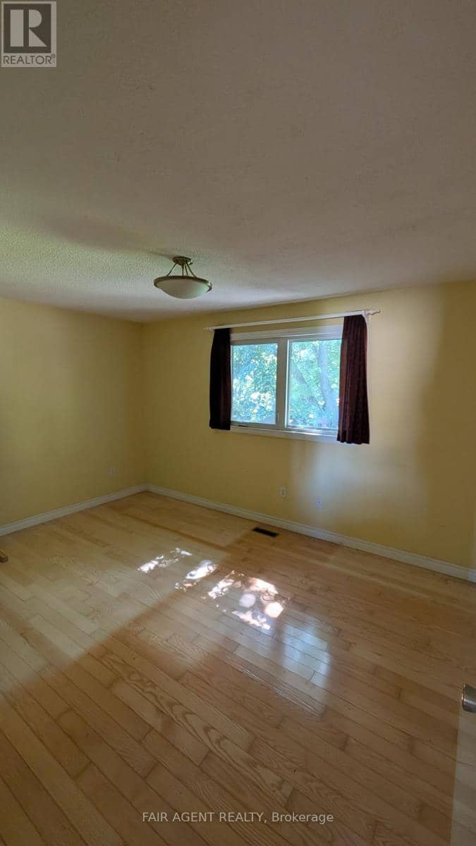 33 Maynard Drive — photo 15 of 40