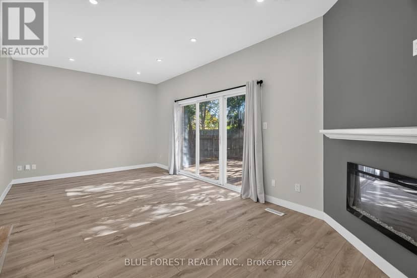 1048 Mahogany Road — photo 14 of 40