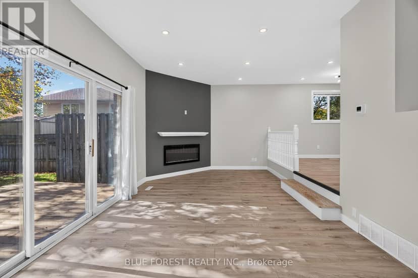 1048 Mahogany Road — photo 15 of 40