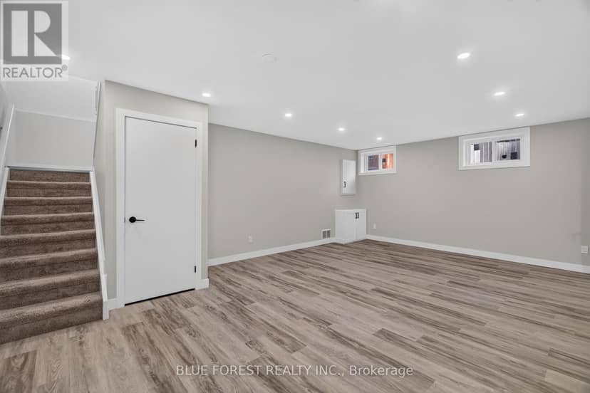 1048 Mahogany Road — photo 28 of 40