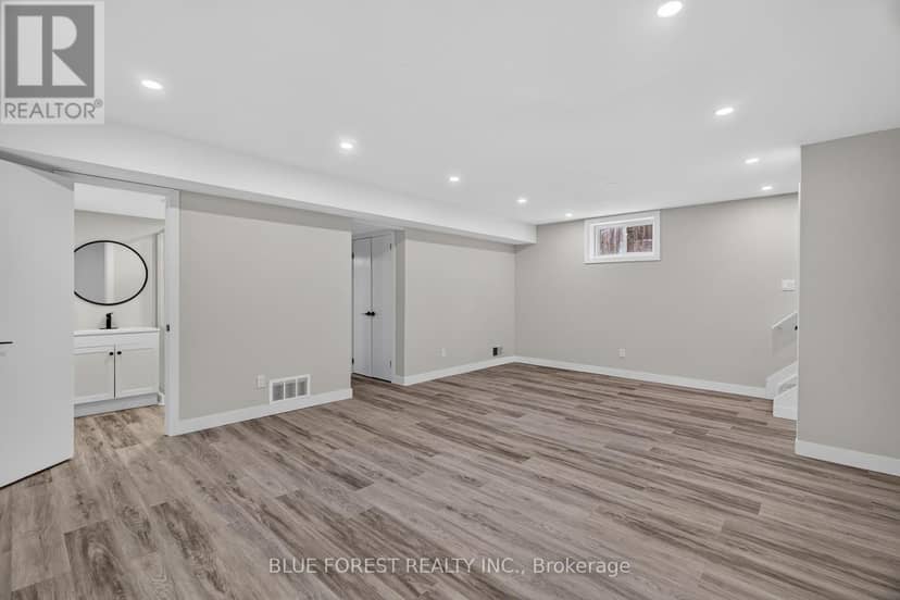 1048 Mahogany Road — photo 29 of 40