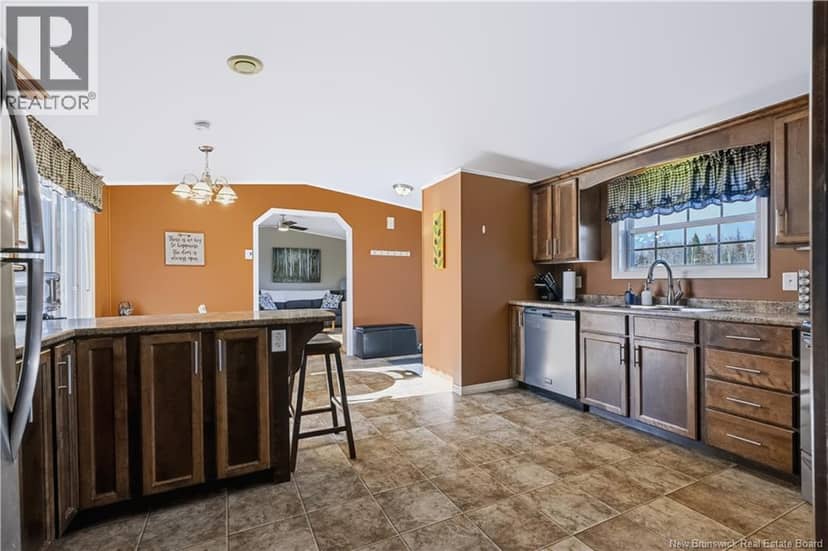 34 Wendy Crescent — photo 10 of 35