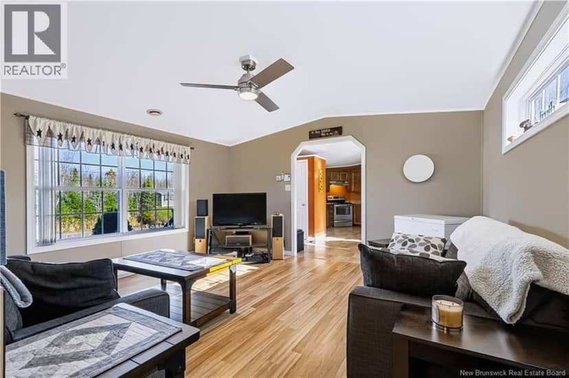 34 Wendy Crescent — photo 15 of 35
