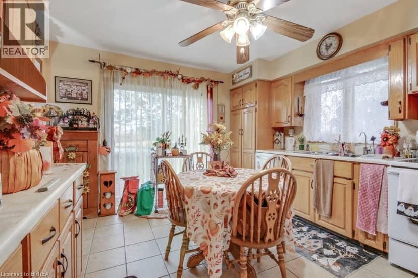 72 LYNDEN HILL Crescent, Brantford, photo 5