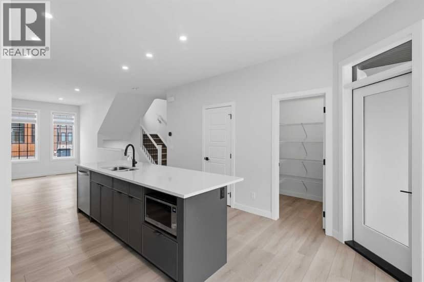 323, 81 Greenbriar Place NW, Calgary, photo 8