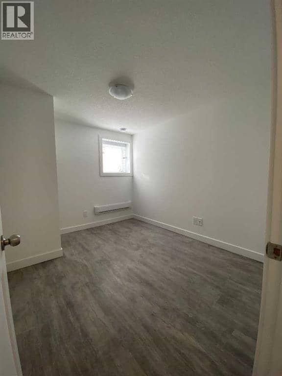 2826 43 Street SW — photo 30 of 36