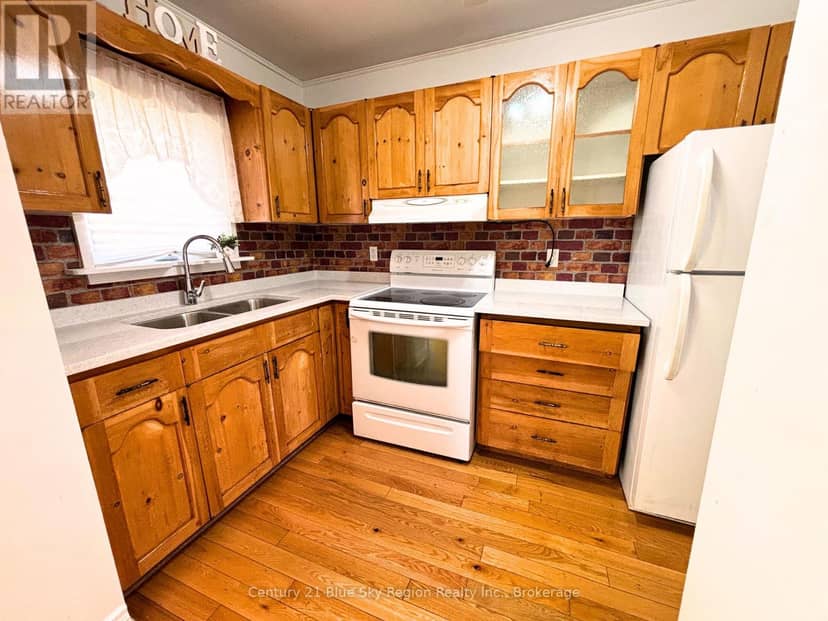 695 High Street, North Bay, photo 5