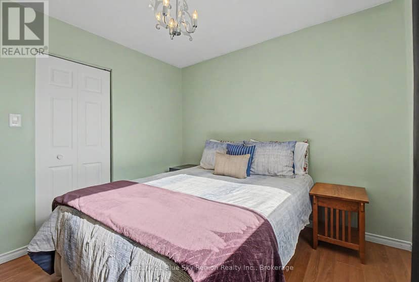 691 Robarts Avenue — photo 33 of 40