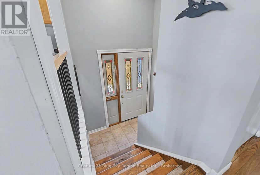 691 Robarts Avenue — photo 39 of 40