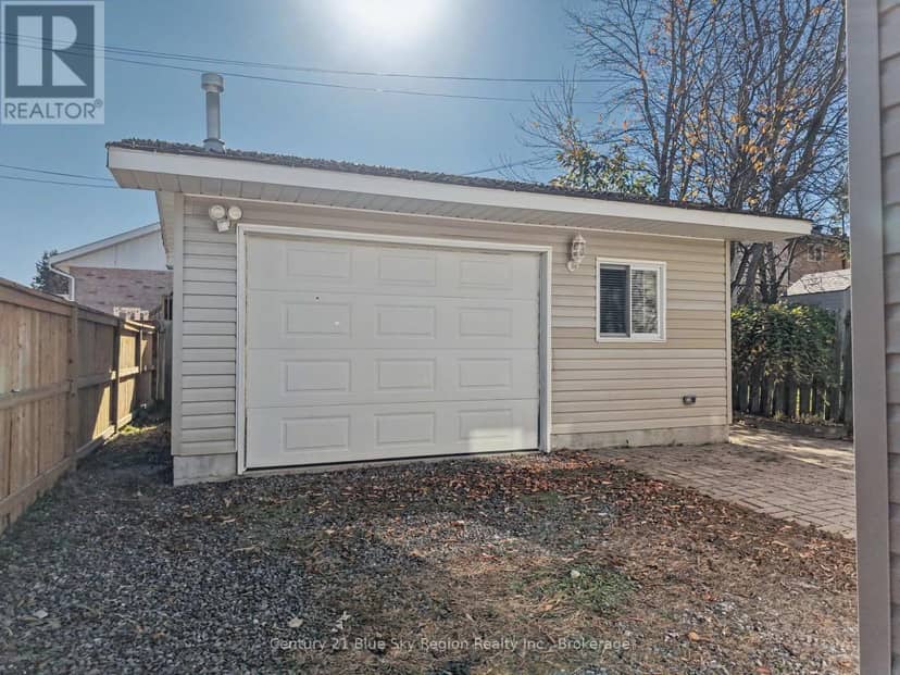 691 Robarts Avenue, North Bay, photo 4