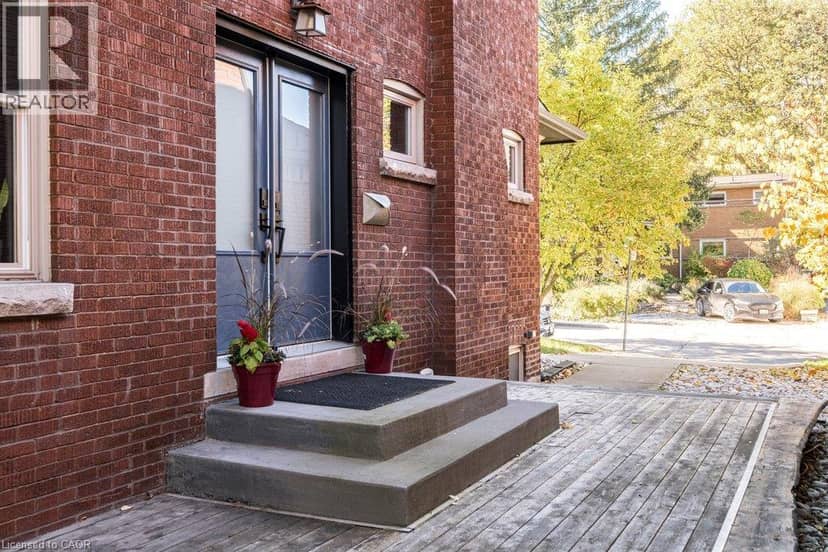 63 CHEDOKE Avenue — photo 2 of 40