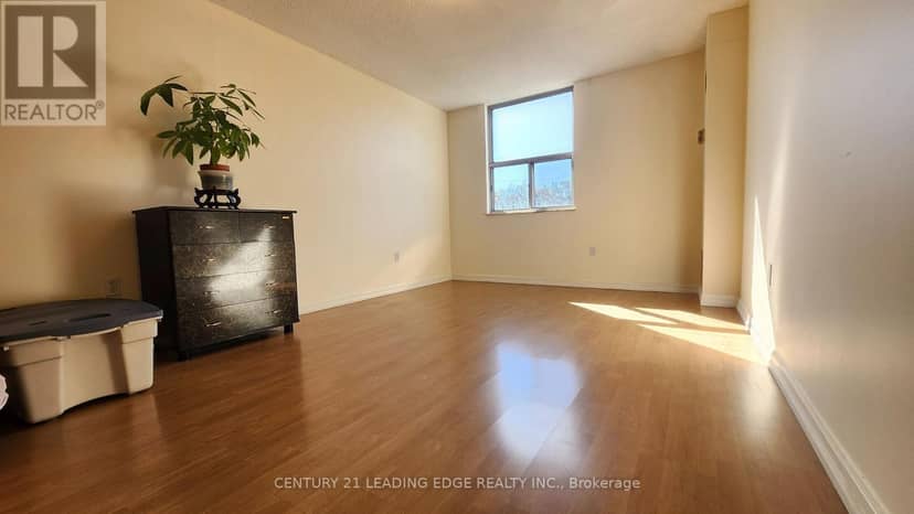 311 - 205 Hilda Avenue — photo 13 of 21