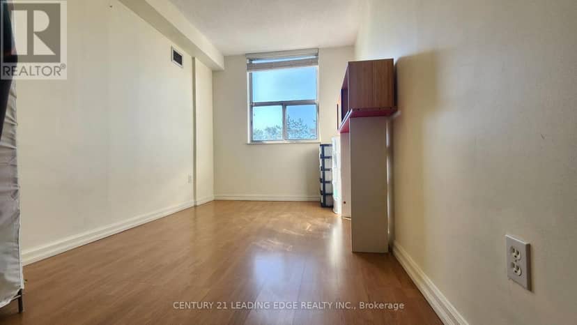 311 - 205 Hilda Avenue — photo 16 of 21