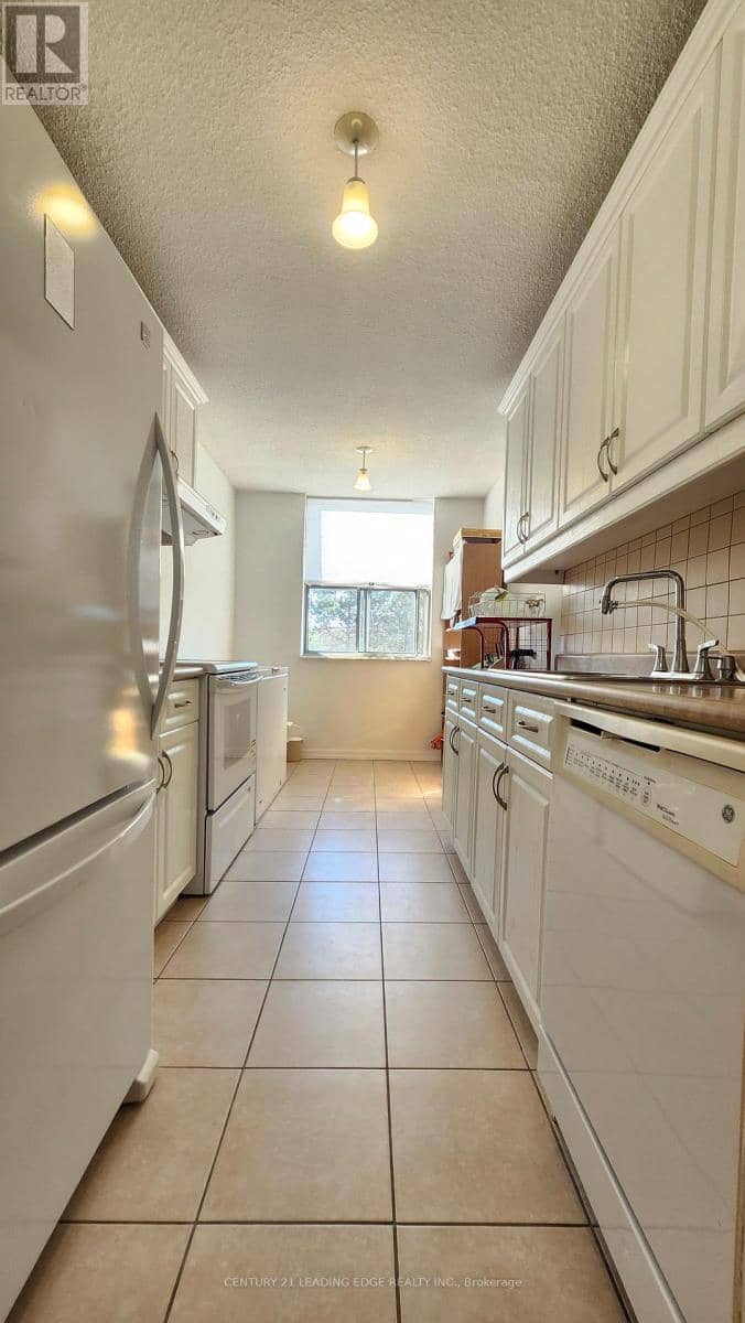311 - 205 Hilda Avenue — photo 9 of 21