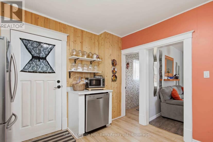 136 Moira Street E — photo 16 of 28