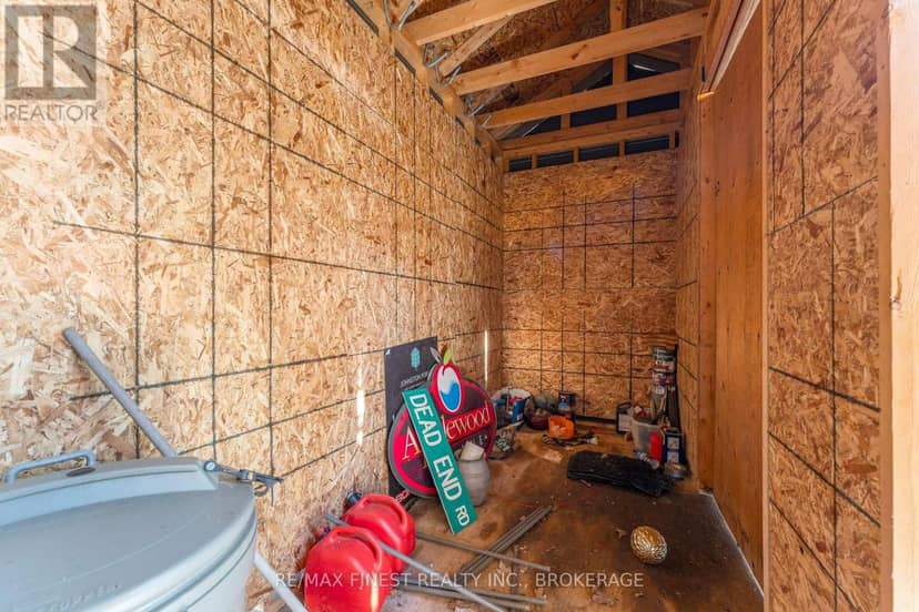 1035 Sweetfern Lane — photo 38 of 40