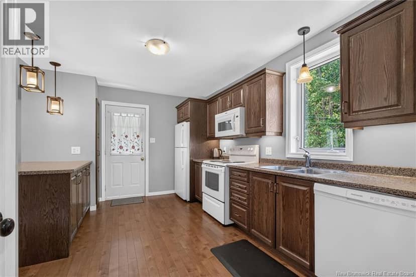 39 Saint-Oliver Road — photo 10 of 26