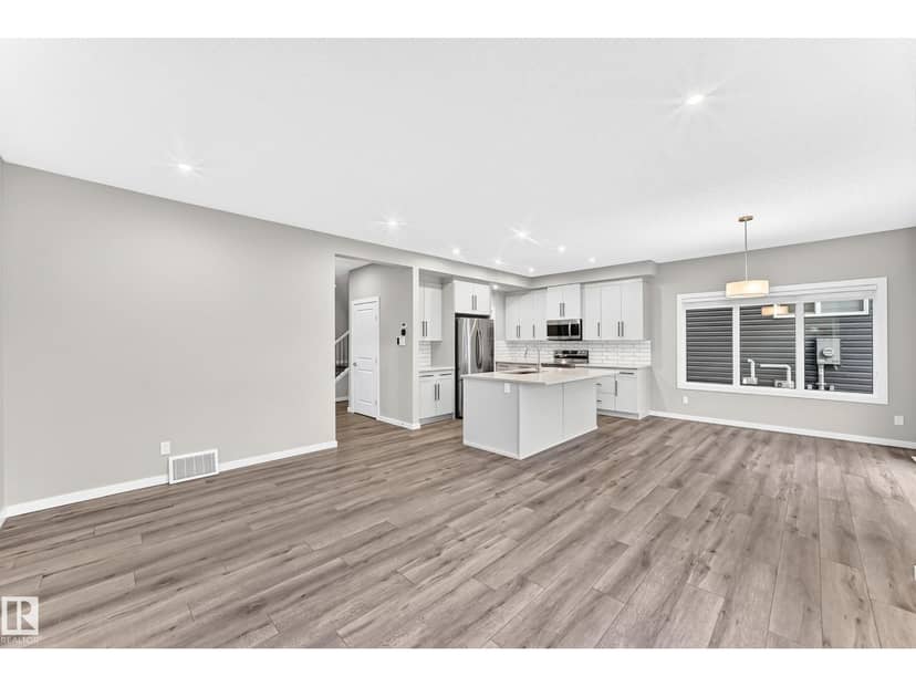 315 35 AV NW — photo 16 of 34
