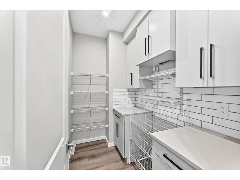 315 35 AV NW — photo 22 of 34