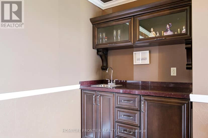 813 Lake Drive E — photo 26 of 40