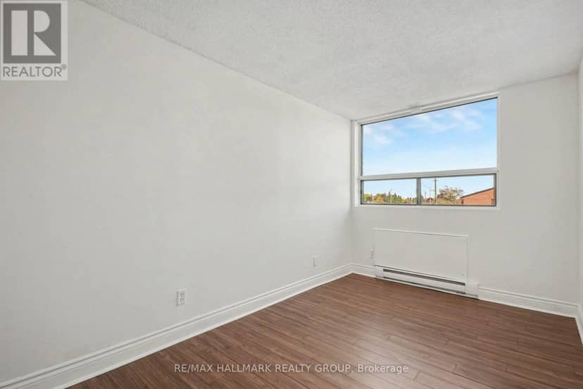 309 - 1440 Heron Road — photo 13 of 16