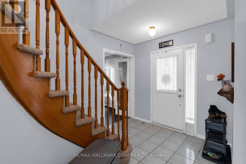73 Brown Street, Barrie, photo 3