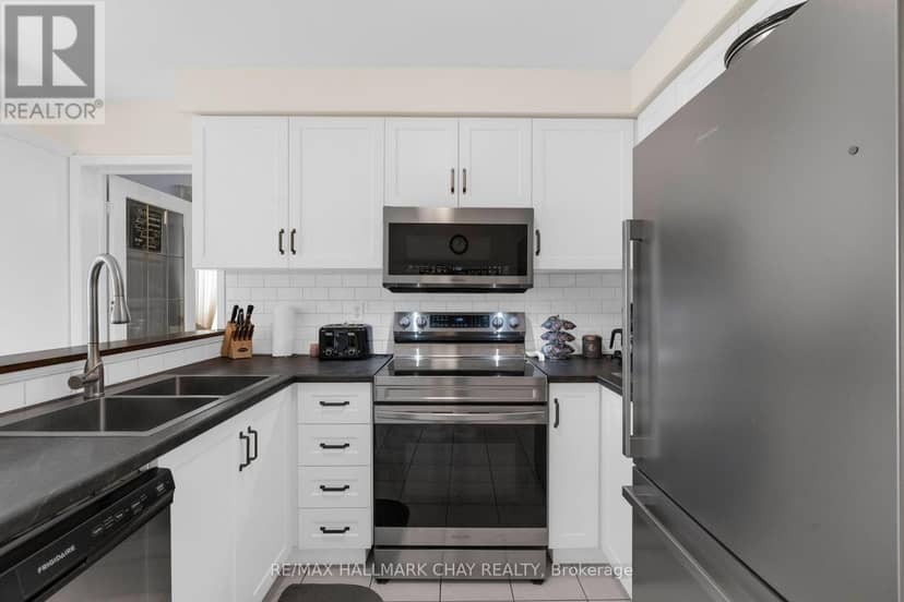 73 Brown Street, Barrie, photo 8