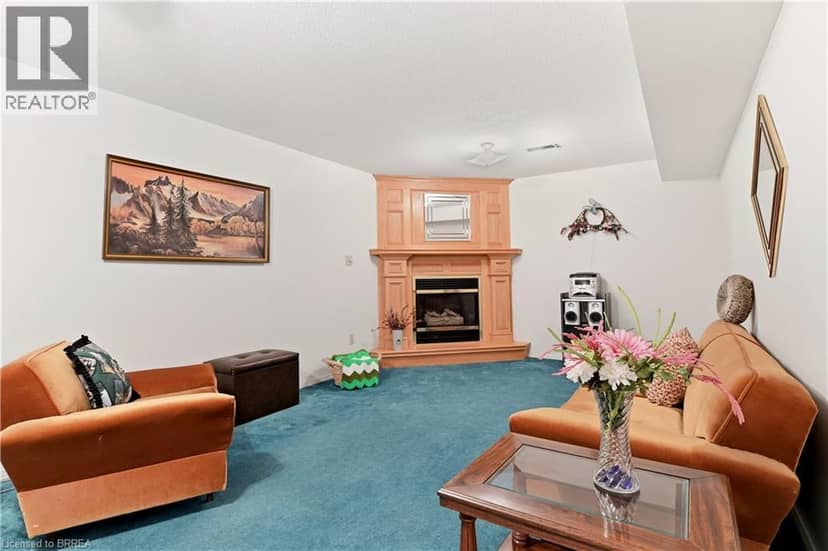 1030 COLBORNE Street E Unit# 19 — photo 15 of 26
